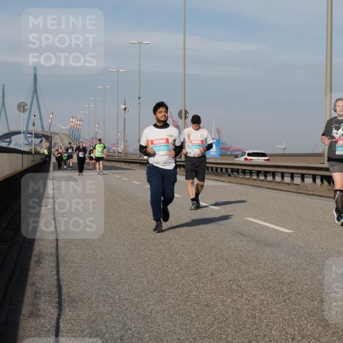 03.10.2025 - Köhlbrandbrückenlauf Fabian Wolf http://msf.ph/oto/9084632 03.10.2025 10:19:57 Position 3 3347, 3370 meine-sportfotos.de
