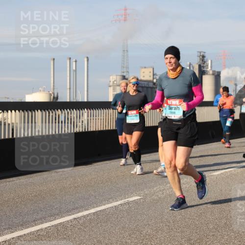 03.10.2025 - Köhlbrandbrückenlauf Lena Gebhardt http://msf.ph/oto/9084634 03.10.2025 10:05:19 Position 2 1394, 1998 meine-sportfotos.de