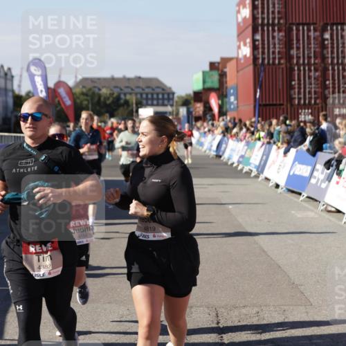 03.10.2025 - Köhlbrandbrückenlauf Jannik Wohlers http://msf.ph/oto/9084635 03.10.2025 13:18:31 Ziel 4154, 4280, 4341, 4560, 4760, 4796, 4819, 4826, 4882, 5178, 5192, 5379, 5440, 5722, 6084, 6700, 6758 meine-sportfotos.de