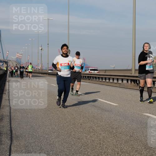 03.10.2025 - Köhlbrandbrückenlauf Fabian Wolf http://msf.ph/oto/9084650 03.10.2025 10:19:58 Position 3 3347 meine-sportfotos.de