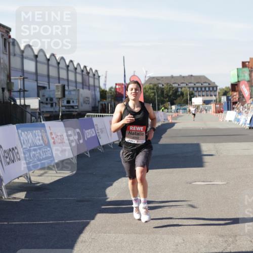 03.10.2025 - Köhlbrandbrückenlauf Jannik Wohlers http://msf.ph/oto/9084651 03.10.2025 12:52:02 Ziel 4092 meine-sportfotos.de