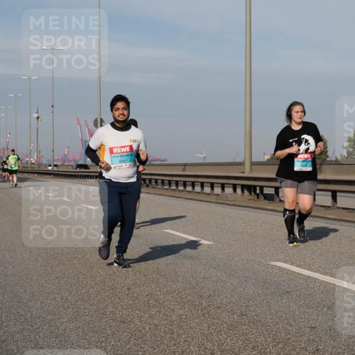 03.10.2025 - Köhlbrandbrückenlauf Fabian Wolf http://msf.ph/oto/9084669 03.10.2025 10:19:58 Position 3 3347, 3370 meine-sportfotos.de
