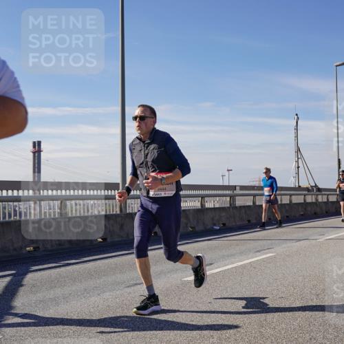 03.10.2025 - Köhlbrandbrückenlauf Michael Burmester http://msf.ph/oto/9084676 03.10.2025 12:42:43 Position 2 4444 meine-sportfotos.de