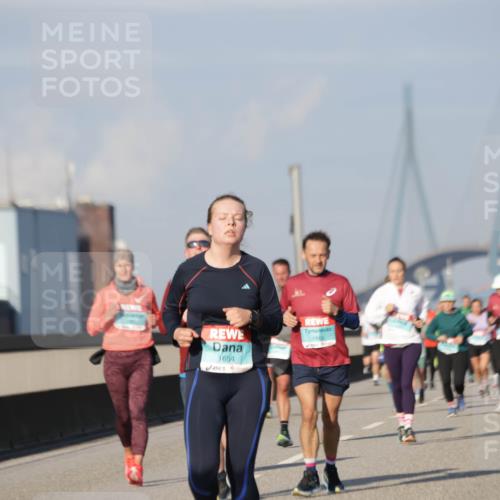 03.10.2025 - Köhlbrandbrückenlauf Jannik Wohlers http://msf.ph/oto/9084683 03.10.2025 09:56:27 Position 3 1654, 1945 meine-sportfotos.de