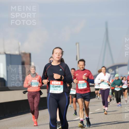 03.10.2025 - Köhlbrandbrückenlauf Jannik Wohlers http://msf.ph/oto/9084687 03.10.2025 09:56:27 Position 3 1654, 1945 meine-sportfotos.de
