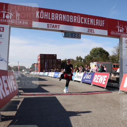 03.10.2025 - Köhlbrandbrückenlauf Lena Gebhardt http://msf.ph/oto/9084699 03.10.2025 13:51:34 Ziel 5540 meine-sportfotos.de