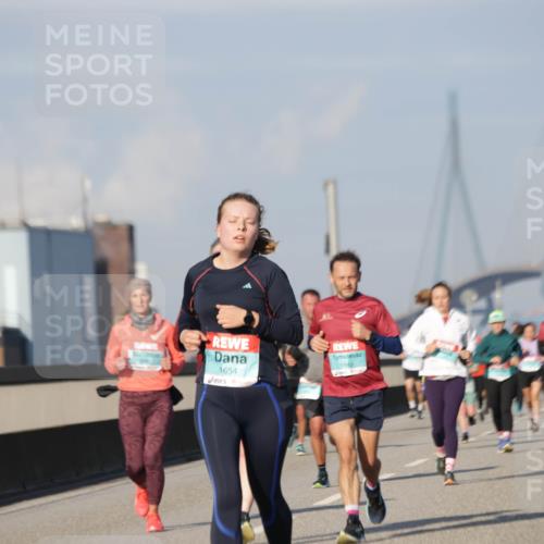 03.10.2025 - Köhlbrandbrückenlauf Jannik Wohlers http://msf.ph/oto/9084700 03.10.2025 09:56:27 Position 3 1945, 1654 meine-sportfotos.de