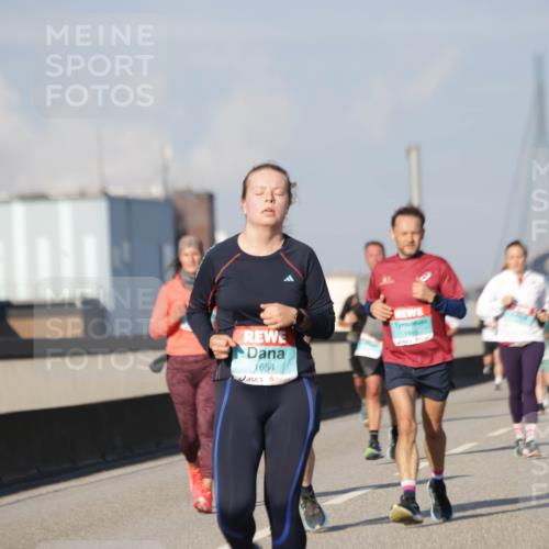 03.10.2025 - Köhlbrandbrückenlauf Jannik Wohlers http://msf.ph/oto/9084749 03.10.2025 09:56:28 Position 3 1654, 1945 meine-sportfotos.de