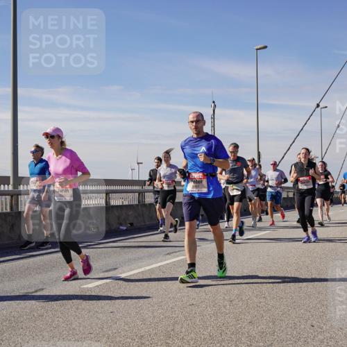 03.10.2025 - Köhlbrandbrückenlauf Michael Burmester http://msf.ph/oto/9084763 03.10.2025 12:42:47 Position 2  meine-sportfotos.de