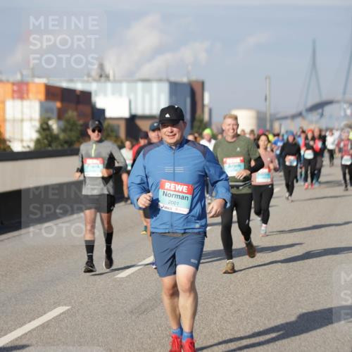 03.10.2025 - Köhlbrandbrückenlauf Jannik Wohlers http://msf.ph/oto/9084766 03.10.2025 10:07:04 Position 3 2001 meine-sportfotos.de