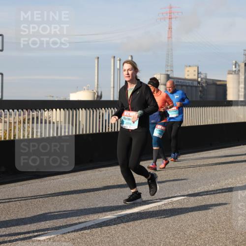 03.10.2025 - Köhlbrandbrückenlauf Lena Gebhardt http://msf.ph/oto/9084769 03.10.2025 10:05:22 Position 2 2284, 4, 1539 meine-sportfotos.de