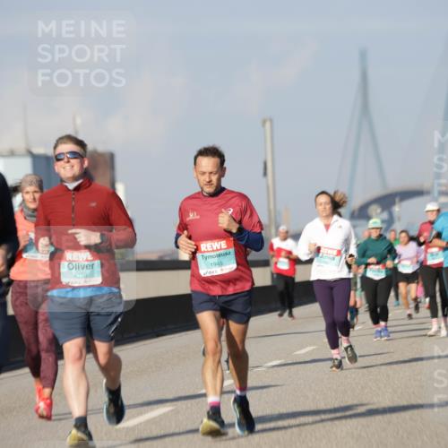 03.10.2025 - Köhlbrandbrückenlauf Jannik Wohlers http://msf.ph/oto/9084779 03.10.2025 09:56:29 Position 3 2150, 1945, 1387 meine-sportfotos.de