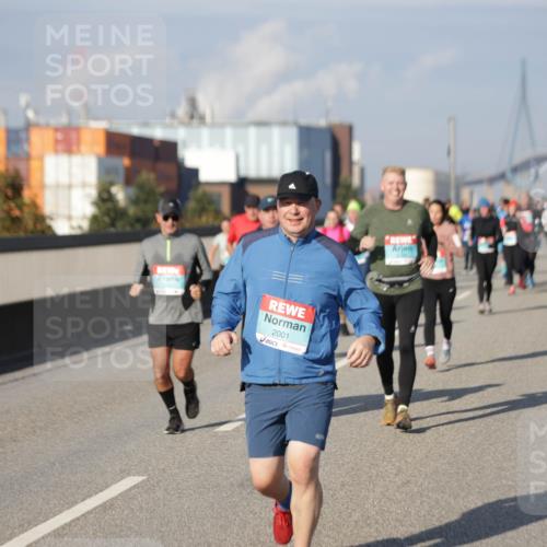 03.10.2025 - Köhlbrandbrückenlauf Jannik Wohlers http://msf.ph/oto/9084781 03.10.2025 10:07:04 Position 3 2001 meine-sportfotos.de