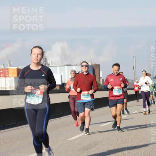 03.10.2025 - Köhlbrandbrückenlauf Jannik Wohlers http://msf.ph/oto/9084791 03.10.2025 09:56:30 Position 3 1654, 2150, 1945 meine-sportfotos.de