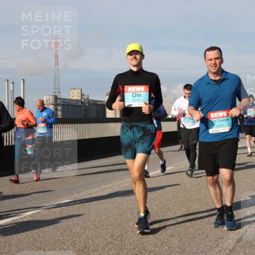 03.10.2025 - Köhlbrandbrückenlauf Lena Gebhardt http://msf.ph/oto/9084793 03.10.2025 10:05:22 Position 2 2284, 6, 1539, 2451 meine-sportfotos.de