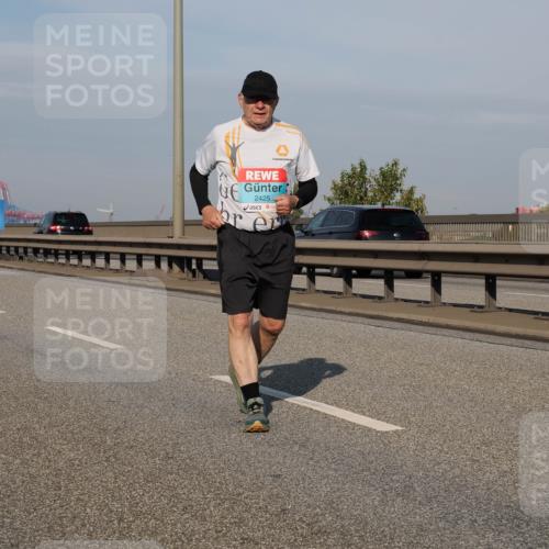 03.10.2025 - Köhlbrandbrückenlauf Fabian Wolf http://msf.ph/oto/9084802 03.10.2025 10:20:03 Position 3 2425 meine-sportfotos.de