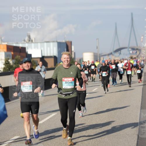 03.10.2025 - Köhlbrandbrückenlauf Jannik Wohlers http://msf.ph/oto/9084809 03.10.2025 10:07:06 Position 3 2782, 2784 meine-sportfotos.de