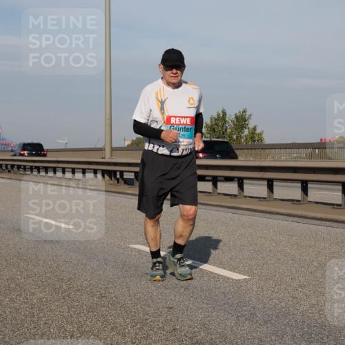 03.10.2025 - Köhlbrandbrückenlauf Fabian Wolf http://msf.ph/oto/9084810 03.10.2025 10:20:03 Position 3 425 meine-sportfotos.de