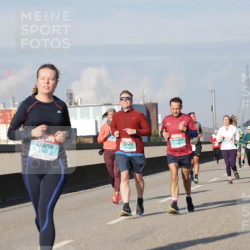 03.10.2025 - Köhlbrandbrückenlauf Jannik Wohlers http://msf.ph/oto/9084811 03.10.2025 09:56:30 Position 3 1654, 2150, 1945 meine-sportfotos.de