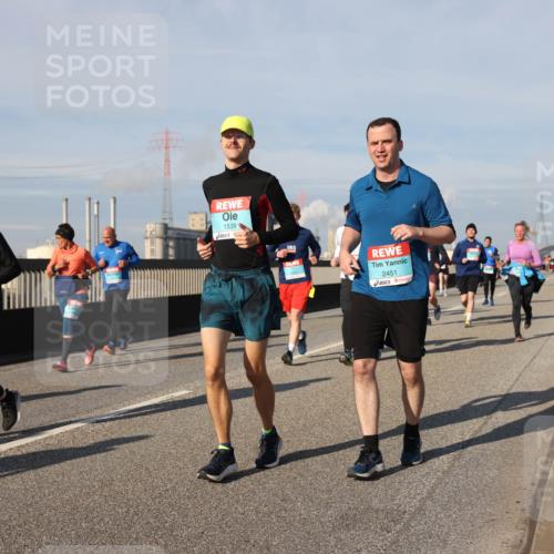 03.10.2025 - Köhlbrandbrückenlauf Lena Gebhardt http://msf.ph/oto/9084814 03.10.2025 10:05:23 Position 2 1539, 2451 meine-sportfotos.de