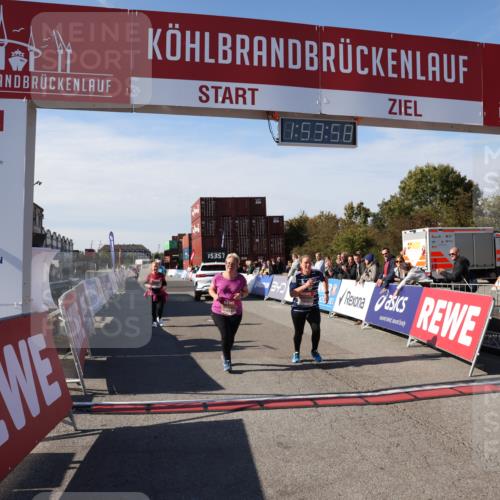03.10.2025 - Köhlbrandbrückenlauf Lena Gebhardt http://msf.ph/oto/9084815 03.10.2025 13:53:57 Ziel 5603, 5819, 6529 meine-sportfotos.de