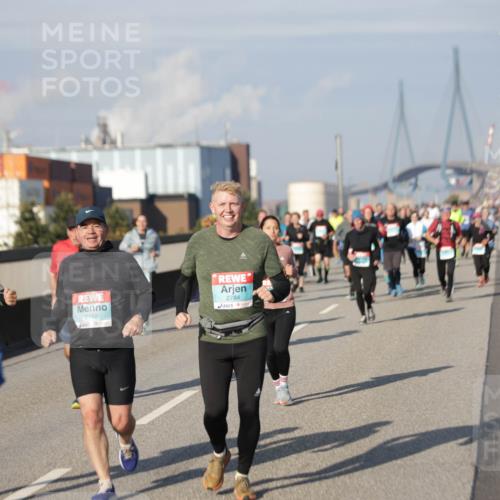 03.10.2025 - Köhlbrandbrückenlauf Jannik Wohlers http://msf.ph/oto/9084816 03.10.2025 10:07:06 Position 3 2782, 2784 meine-sportfotos.de