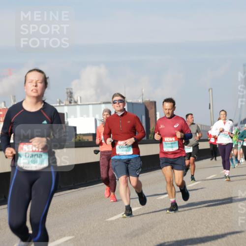 03.10.2025 - Köhlbrandbrückenlauf Jannik Wohlers http://msf.ph/oto/9084828 03.10.2025 09:56:30 Position 3 2150, 1945 meine-sportfotos.de