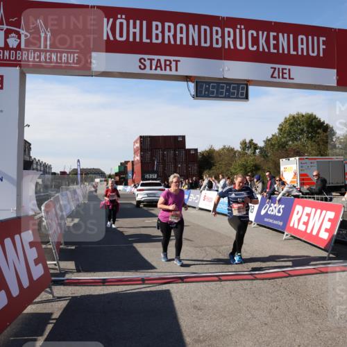 03.10.2025 - Köhlbrandbrückenlauf Lena Gebhardt http://msf.ph/oto/9084837 03.10.2025 13:53:58 Ziel 5603, 5819, 6529, 6549 meine-sportfotos.de