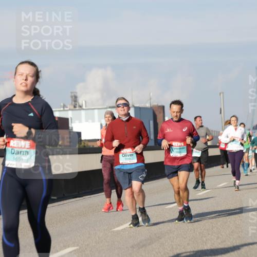 03.10.2025 - Köhlbrandbrückenlauf Jannik Wohlers http://msf.ph/oto/9084840 03.10.2025 09:56:30 Position 3 1654, 2150, 1945 meine-sportfotos.de
