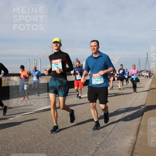 03.10.2025 - Köhlbrandbrückenlauf Lena Gebhardt http://msf.ph/oto/9084855 03.10.2025 10:05:23 Position 2 2284, 1500, 2451 meine-sportfotos.de