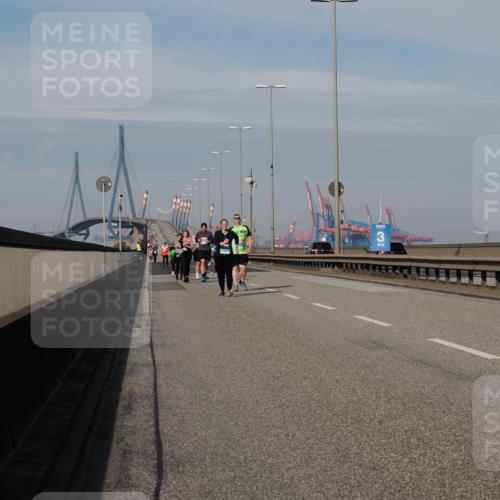 03.10.2025 - Köhlbrandbrückenlauf Fabian Wolf http://msf.ph/oto/9084857 03.10.2025 10:20:07 Position 3 3 meine-sportfotos.de