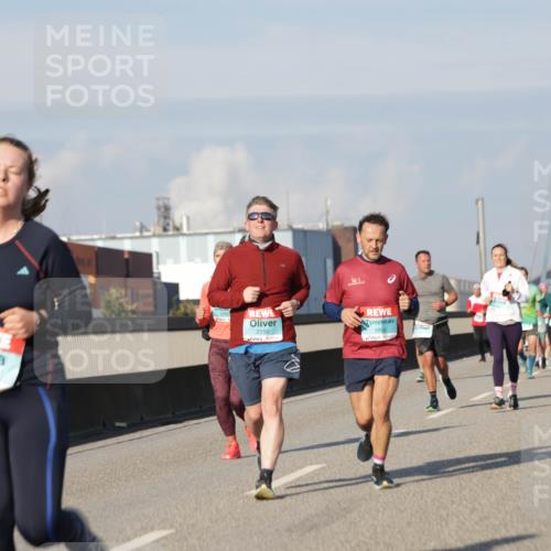 03.10.2025 - Köhlbrandbrückenlauf Jannik Wohlers http://msf.ph/oto/9084858 03.10.2025 09:56:30 Position 3 654, 2150, 1945 meine-sportfotos.de