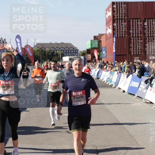 03.10.2025 - Köhlbrandbrückenlauf Jannik Wohlers http://msf.ph/oto/9084859 03.10.2025 13:18:33 Ziel 4154, 4280, 4341, 4560, 4606, 4760, 4796, 4819, 4826, 4882, 5178, 5192, 5722, 6084, 6700, 6758 meine-sportfotos.de