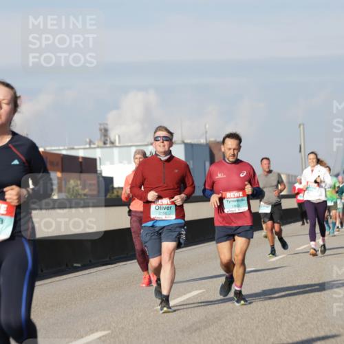 03.10.2025 - Köhlbrandbrückenlauf Jannik Wohlers http://msf.ph/oto/9084864 03.10.2025 09:56:30 Position 3 2150, 1945 meine-sportfotos.de