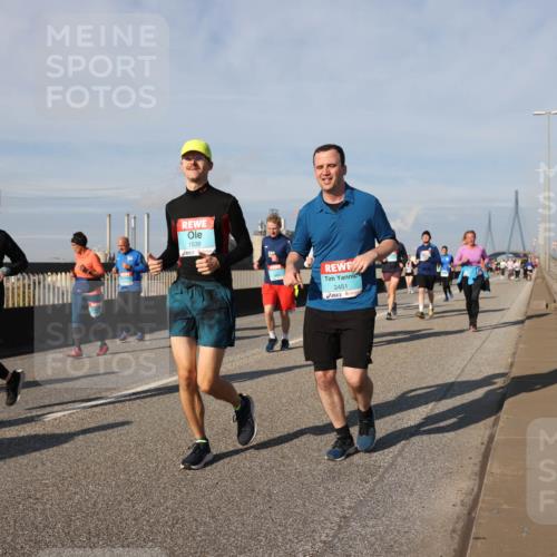 03.10.2025 - Köhlbrandbrückenlauf Lena Gebhardt http://msf.ph/oto/9084866 03.10.2025 10:05:23 Position 2 2284, 1539, 2451 meine-sportfotos.de