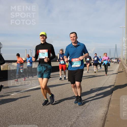 03.10.2025 - Köhlbrandbrückenlauf Lena Gebhardt http://msf.ph/oto/9084873 03.10.2025 10:05:23 Position 2 1539, 2451 meine-sportfotos.de