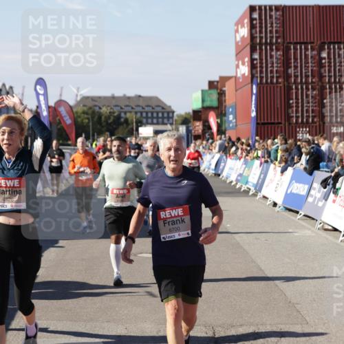 03.10.2025 - Köhlbrandbrückenlauf Jannik Wohlers http://msf.ph/oto/9084880 03.10.2025 13:18:33 Ziel 4154, 4280, 4341, 4560, 4606, 4760, 4796, 4819, 4826, 4882, 5178, 5192, 5722, 6084, 6700, 6758 meine-sportfotos.de