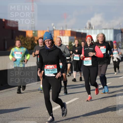 03.10.2025 - Köhlbrandbrückenlauf Jannik Wohlers http://msf.ph/oto/9084884 03.10.2025 10:07:15 Position 3 2562, 3199 meine-sportfotos.de
