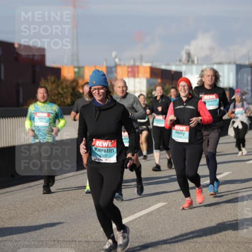 03.10.2025 - Köhlbrandbrückenlauf Jannik Wohlers http://msf.ph/oto/9084887 03.10.2025 10:07:15 Position 3 2562, 3199 meine-sportfotos.de