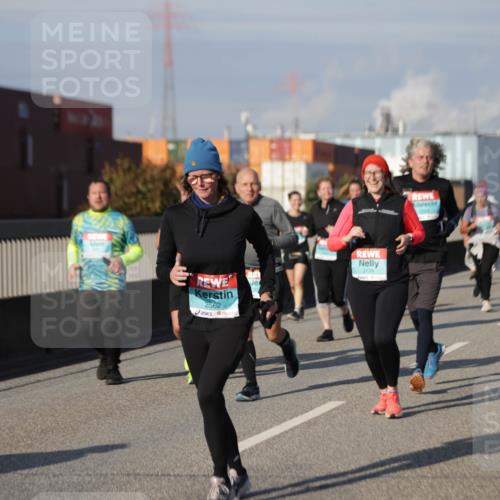 03.10.2025 - Köhlbrandbrückenlauf Jannik Wohlers http://msf.ph/oto/9084892 03.10.2025 10:07:15 Position 3 2562, 3199 meine-sportfotos.de