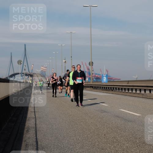 03.10.2025 - Köhlbrandbrückenlauf Fabian Wolf http://msf.ph/oto/9084893 03.10.2025 10:20:14 Position 3 3 meine-sportfotos.de