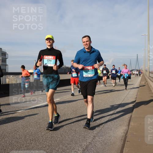 03.10.2025 - Köhlbrandbrückenlauf Lena Gebhardt http://msf.ph/oto/9084895 03.10.2025 10:05:23 Position 2 2284, 1539, 2451 meine-sportfotos.de