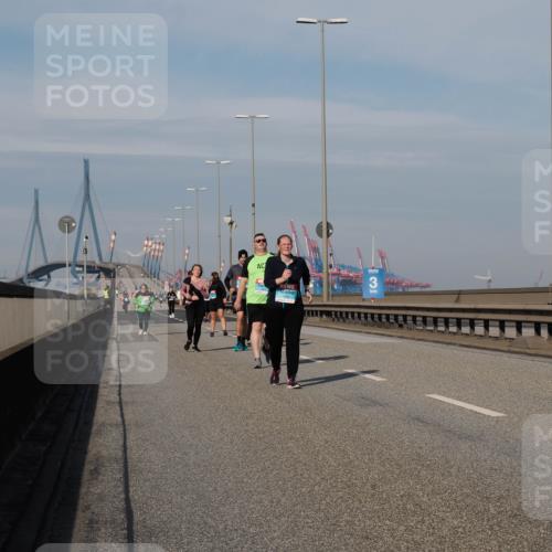 03.10.2025 - Köhlbrandbrückenlauf Fabian Wolf http://msf.ph/oto/9084903 03.10.2025 10:20:14 Position 3  meine-sportfotos.de
