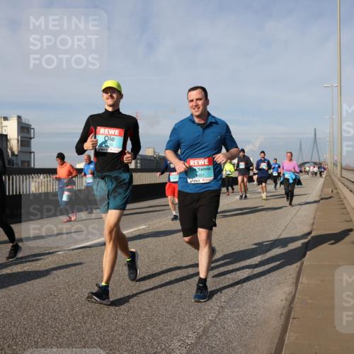 03.10.2025 - Köhlbrandbrückenlauf Lena Gebhardt http://msf.ph/oto/9084907 03.10.2025 10:05:23 Position 2 539, 2451 meine-sportfotos.de