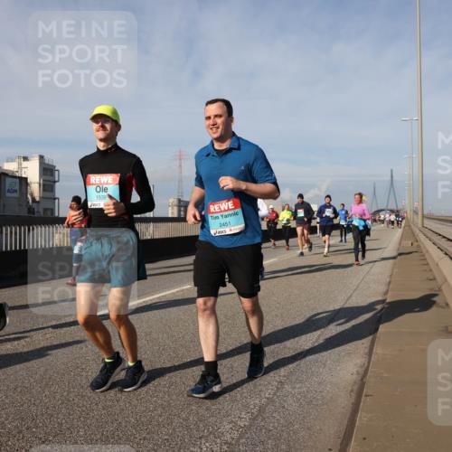 03.10.2025 - Köhlbrandbrückenlauf Lena Gebhardt http://msf.ph/oto/9084937 03.10.2025 10:05:24 Position 2 1539, 2451 meine-sportfotos.de