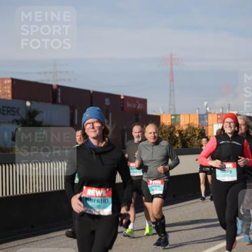 03.10.2025 - Köhlbrandbrückenlauf Jannik Wohlers http://msf.ph/oto/9084940 03.10.2025 10:07:16 Position 3 1948, 3199 meine-sportfotos.de