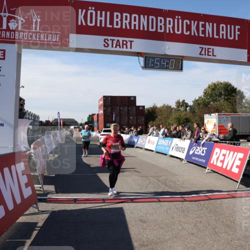 03.10.2025 - Köhlbrandbrückenlauf Lena Gebhardt http://msf.ph/oto/9084942 03.10.2025 13:54:01 Ziel 5603, 5819, 6529, 6549 meine-sportfotos.de