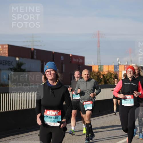 03.10.2025 - Köhlbrandbrückenlauf Jannik Wohlers http://msf.ph/oto/9084947 03.10.2025 10:07:16 Position 3 2562, 3199 meine-sportfotos.de