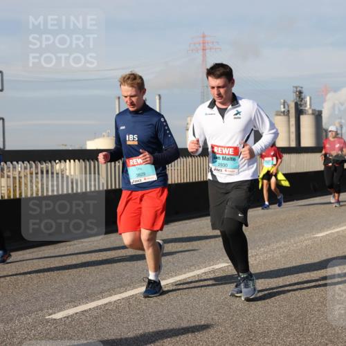 03.10.2025 - Köhlbrandbrückenlauf Lena Gebhardt http://msf.ph/oto/9084961 03.10.2025 10:05:25 Position 2 3829, 2930 meine-sportfotos.de