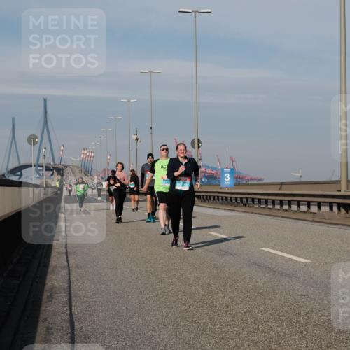 03.10.2025 - Köhlbrandbrückenlauf Fabian Wolf http://msf.ph/oto/9084966 03.10.2025 10:20:15 Position 3 3 meine-sportfotos.de